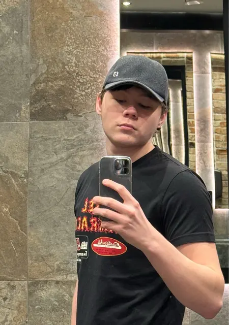 Дамир из Красногорска, ищу на сайте общение