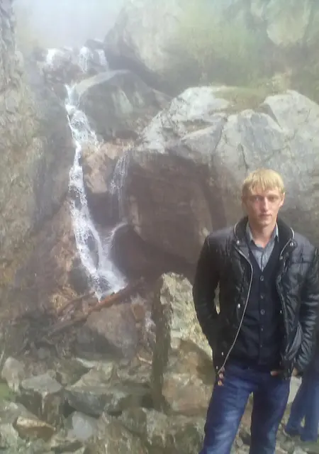 Я Александр, 32, из Муравленко, ищу знакомства на одну ночь