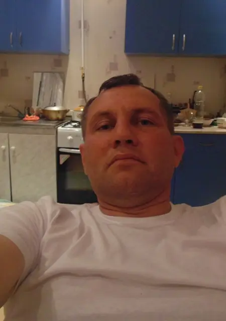 Александр из Россоши, ищу на сайте знакомства без обязательств