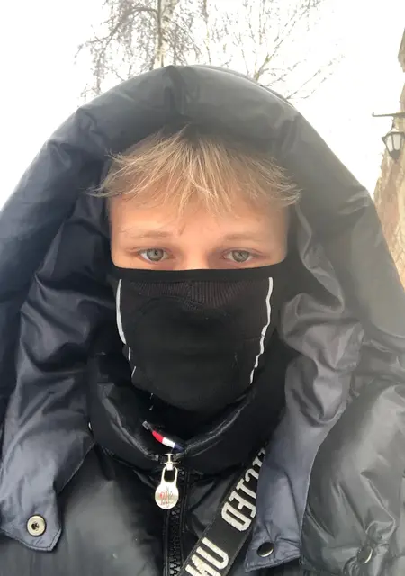 Я Максим, 19, из Кирова, ищу знакомство для дружбы