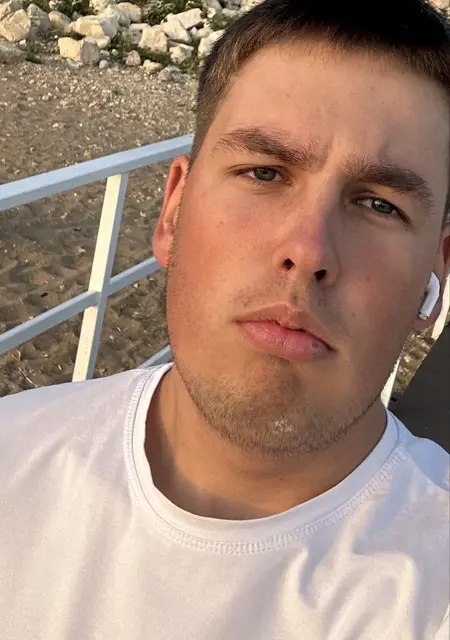 Степан из Саратова, мне 25, познакомлюсь для открытые отношения