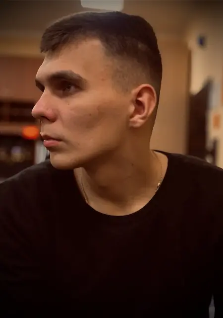 Я Дима, 23, из Кронштадта, ищу знакомства без обязательств