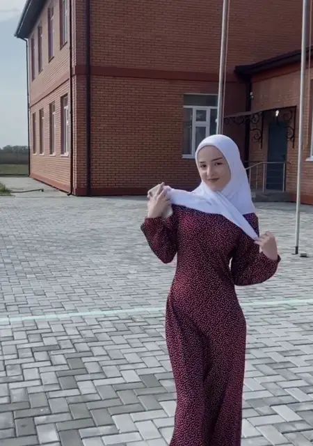 Ангелина из Грозного, мне 26, познакомлюсь для общения