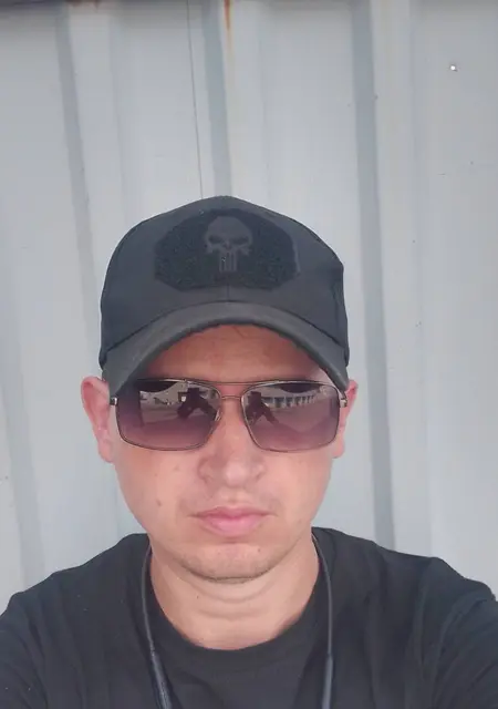 Я Виктор, 35, знакомлюсь на одну ночь в Дзержинском