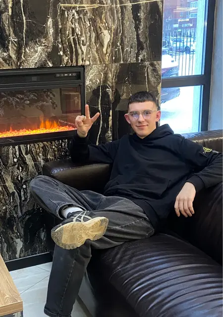 Я Руслан, 21, из Перми, ищу знакомство для совместных путешествий