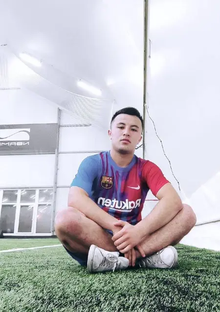 Тилло из Пскова, мне 22, познакомлюсь на одну ночь