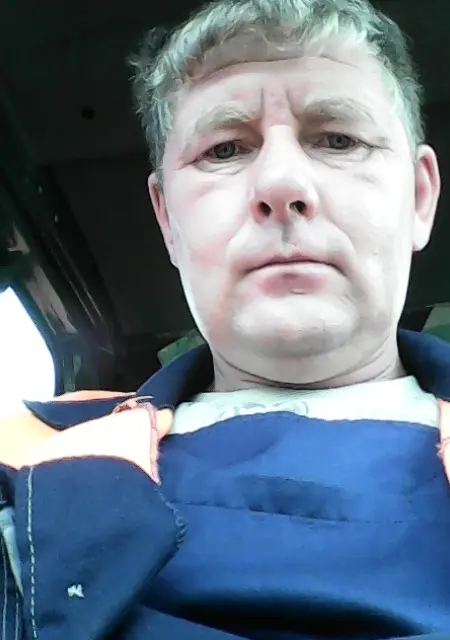 Я Сергей, 49, из Биробиджана, ищу знакомство для приятного времяпровождения