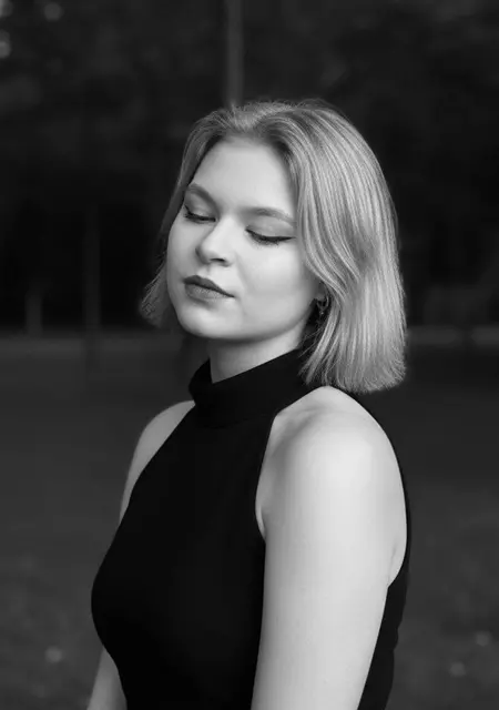 Дина из Омска, мне 23, познакомлюсь для постоянных отношений