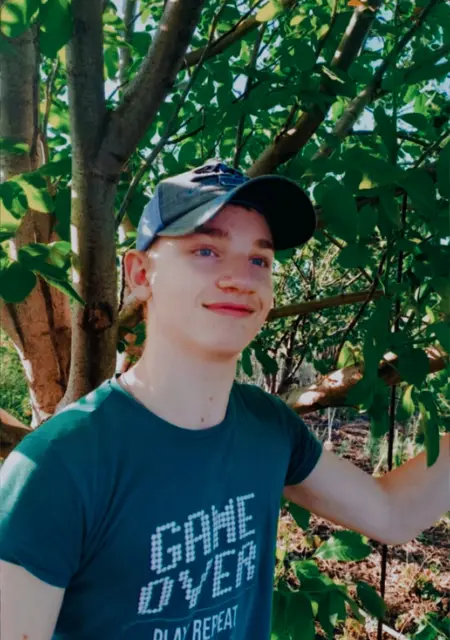 Wadim из Новочеркасска, мне 19, познакомлюсь без обязательств