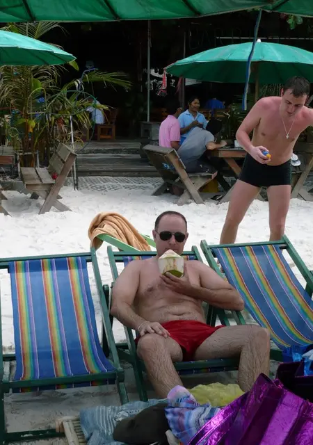 Я Владимир, 60, из Ростова-на-Дону, ищу знакомства на одну ночь