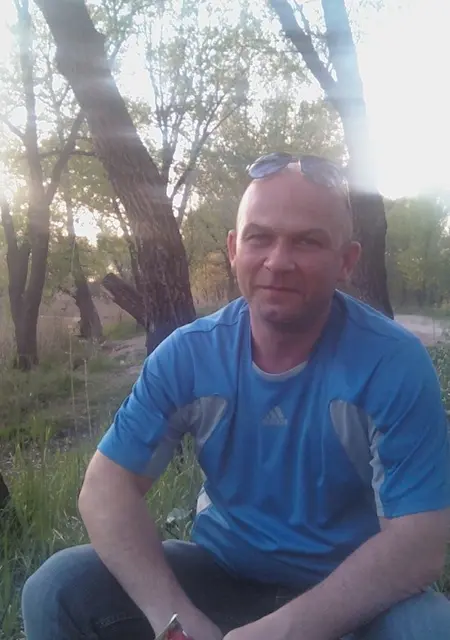 Я Николай, 53, из Каменского, ищу знакомства без обязательств