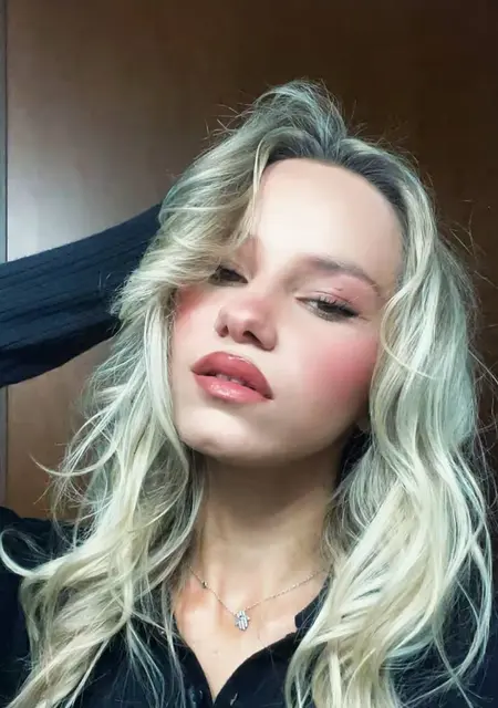 Я Амина, 21, из Санкт-Петербурга, ищу знакомство для вирта