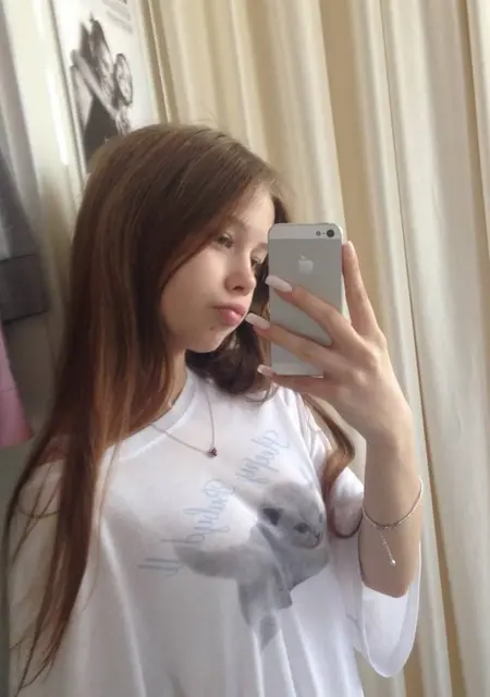 Я Амелия, 18, знакомлюсь для общения в Симферополе