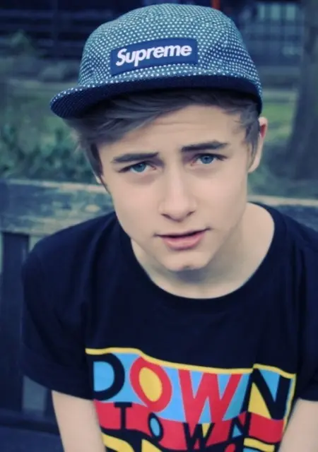 Александр из Пскова, мне 31, познакомлюсь для вирта