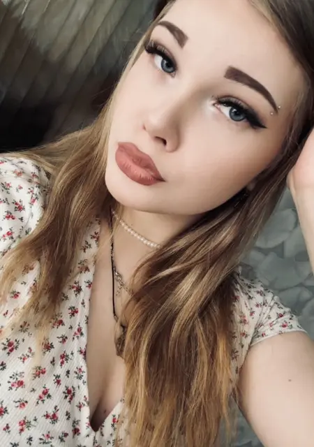 Я Валерия, 18, знакомлюсь для дружбы в Калининграде
