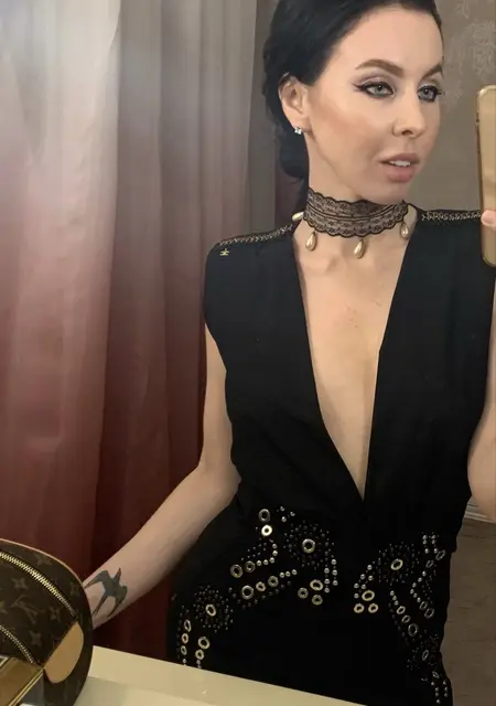 Alina из Москвы, ищу на сайте открытые отношения