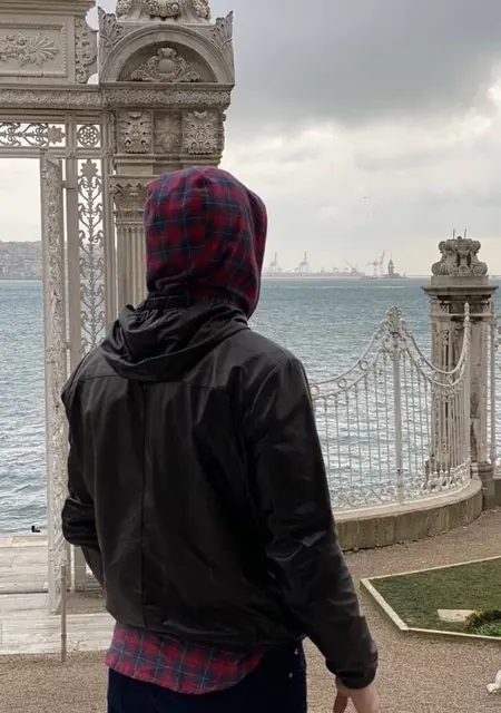 Я Black, 22, из Сургута, ищу знакомство для открытые отношения