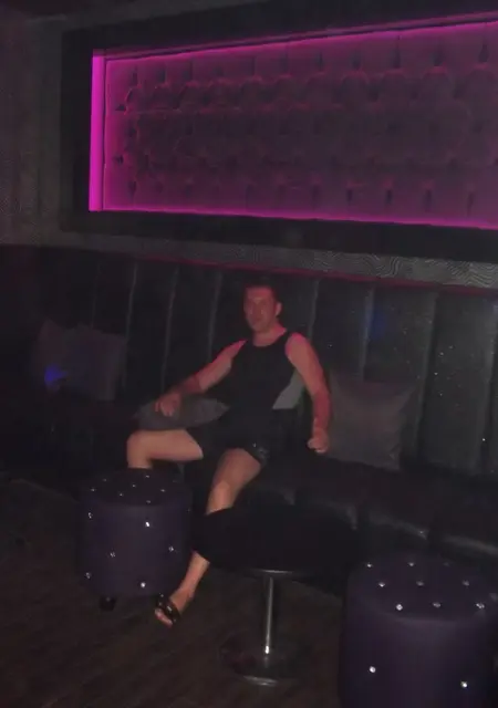 Vlad из Муравленко, ищу на сайте знакомства без обязательств