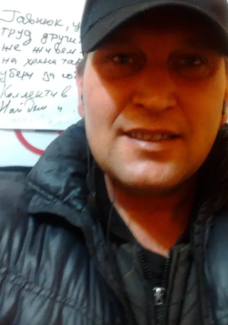 Я Вова, 46, знакомлюсь для постоянных отношений в Печоре