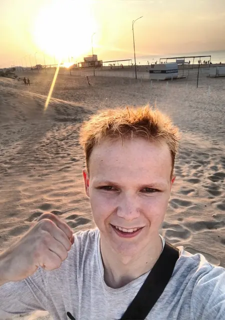 Vladimir из Анапы, мне 19, познакомлюсь на одну ночь