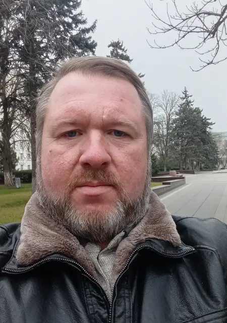 Дима из Ростова-на-Дону, ищу на сайте открытые отношения