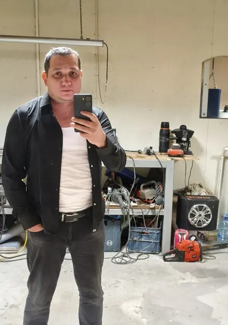 Антон из Новосибирска, ищу на сайте знакомства на одну ночь