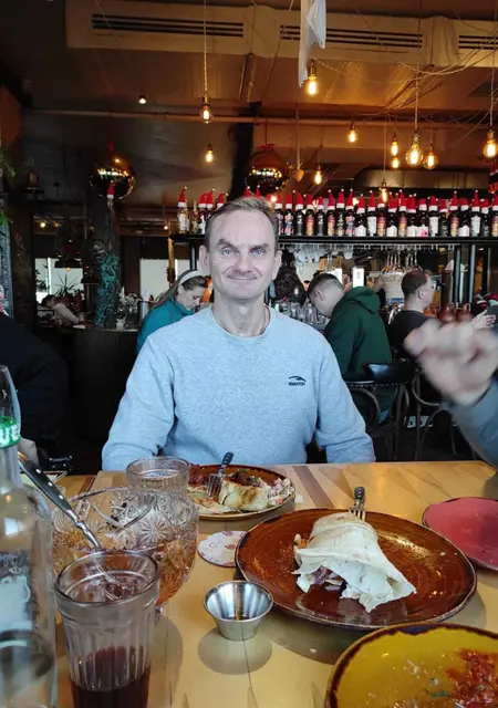 Я Влад, 54, из Владивостока, ищу знакомства без обязательств