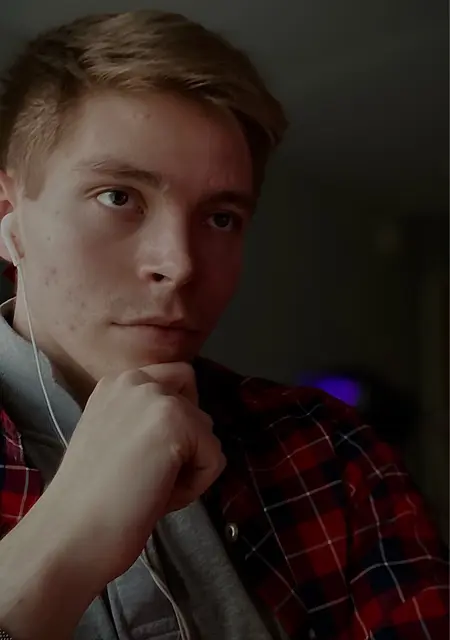 Я Миша, 19, знакомлюсь на одну ночь в Омске