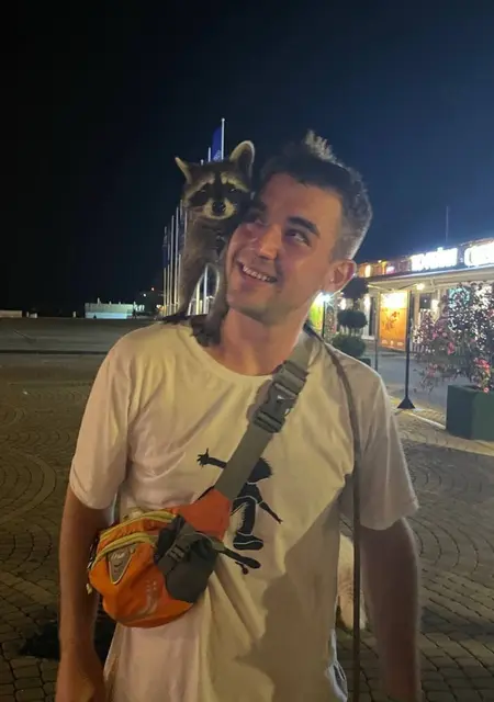 Я Михаил, 28, из Москвы, ищу знакомство для открытые отношения