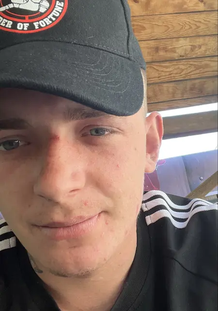 Я Андрей, 21, знакомлюсь без обязательств в Новосибирске