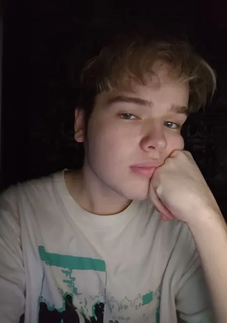 Я Илья, 18, знакомлюсь для общения в Челябинске