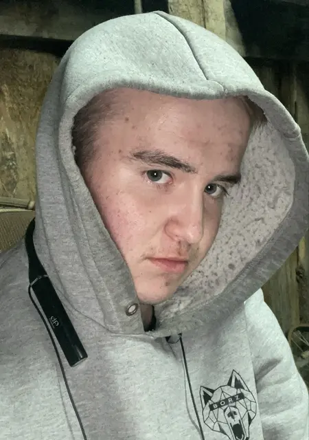 Я Андрюха, 22, из Тюмени, ищу знакомство для дружбы