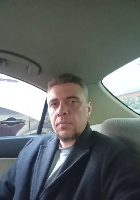 Марк из Южно-Сахалинска, мне 45, познакомлюсь на одну ночь