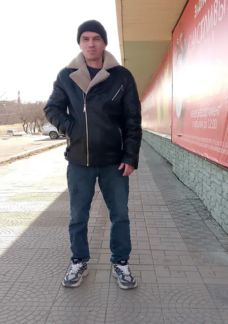 Я Александр, 40, из Владивостока, ищу знакомства без обязательств