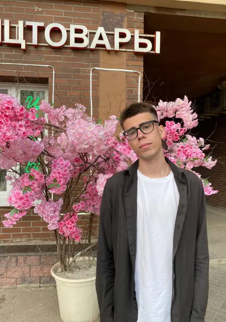 Я Александр, 19, из Сосногорска, ищу знакомства без обязательств