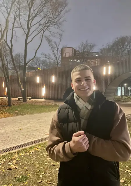 Егор из Воронежа, мне 20, познакомлюсь на одну ночь