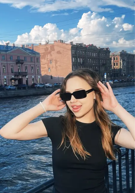 Я Кира, 23, знакомлюсь для открытые отношения в Санкт-Петербурге