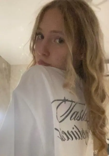 Я Соньь, 23, из Самары, ищу знакомство для постоянных отношений