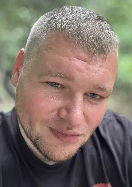 Иван из Санкт-Петербурга, мне 33, познакомлюсь для приятного времяпровождения