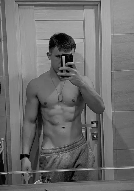 Никита из Екатеринбурга, ищу на сайте знакомства на одну ночь