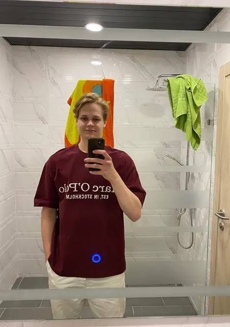 Я Валера, 20, из Альметьевска, ищу знакомства на одну ночь