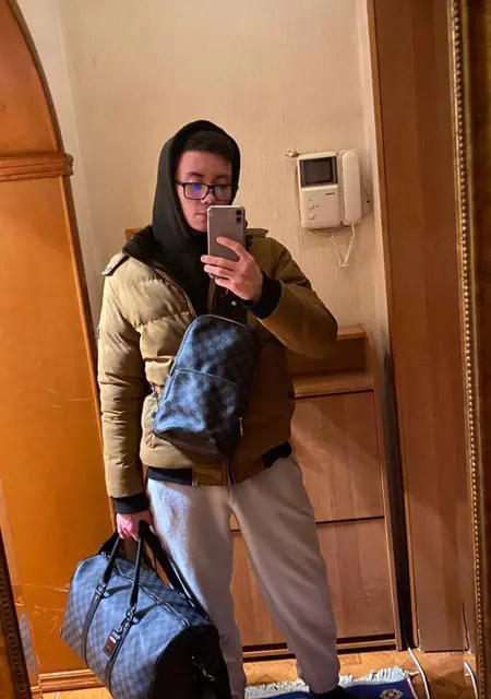 Я Артур, 24, из Семидесятки, ищу знакомства на одну ночь