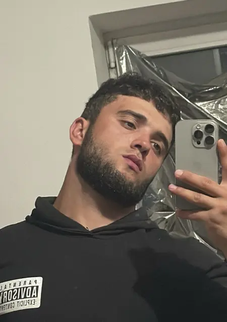 Я Аслан, 24, из Краснодара, ищу знакомства без обязательств