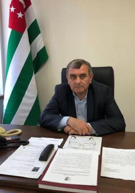 Я Боря, 54, из Сочи, ищу знакомство для постоянных отношений