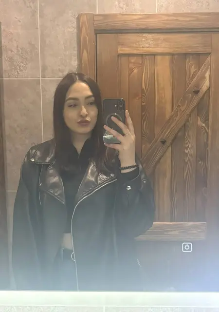 Анастасия из Омска, мне 19, познакомлюсь без обязательств