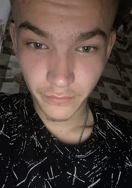 Я Сергей, 19, знакомлюсь без обязательств в Красноярске