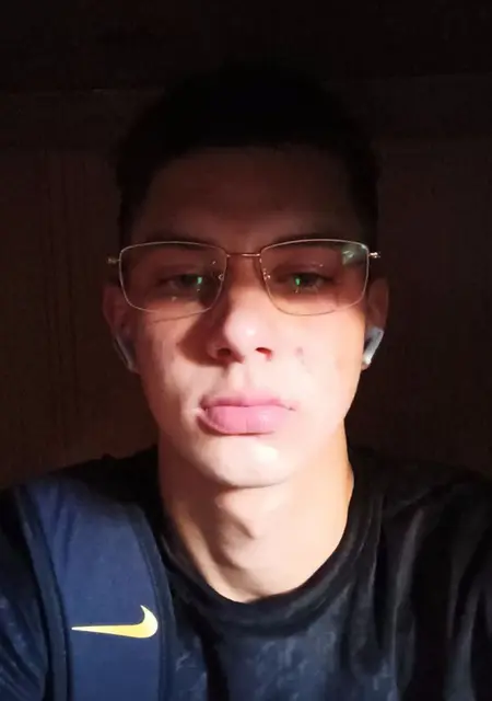 Я Max, 18, из Новосибирска, ищу знакомство для постоянных отношений