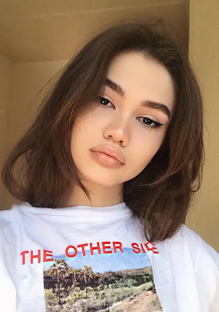 Я Кира, 25, из Красноярска, ищу знакомство для приятного времяпровождения