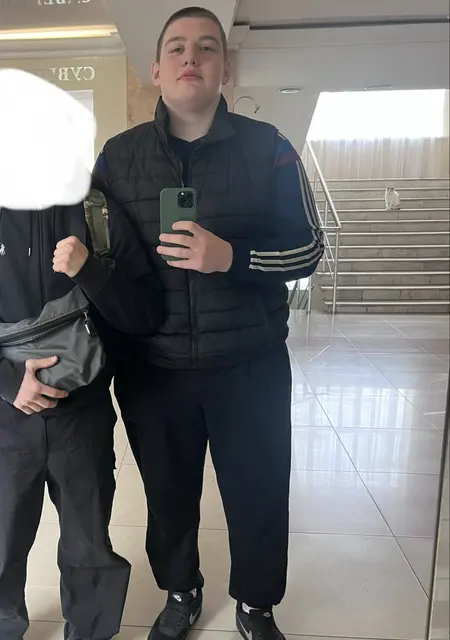 Я Roberto, 18, знакомлюсь без обязательств в Воронеже
