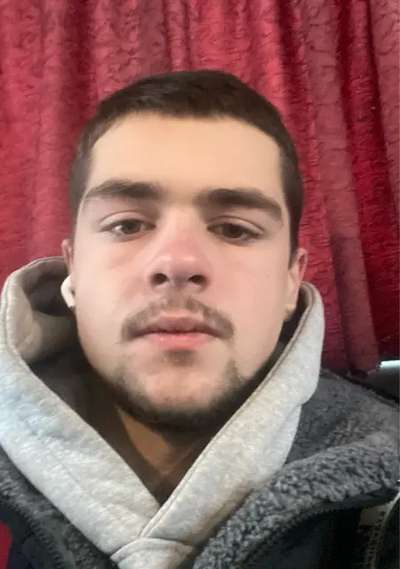 Анатолий из Смоленска, мне 18, познакомлюсь на одну ночь